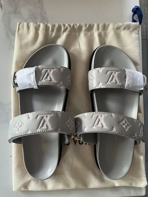 Louis Vuitton sandals new, grey with pink monogram, size 39