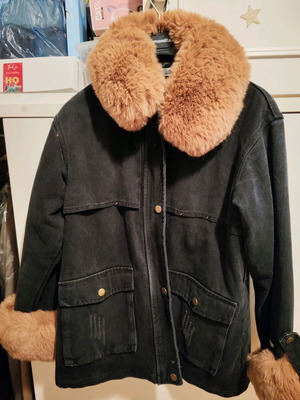 Denim jacket with removable fur lining like new, black, size XL