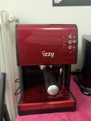 IZZY CM6626A εσπρεσιέρα σε κόκκινο
