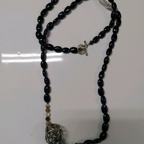 Amethyst necklace like new with 925 silver clasp