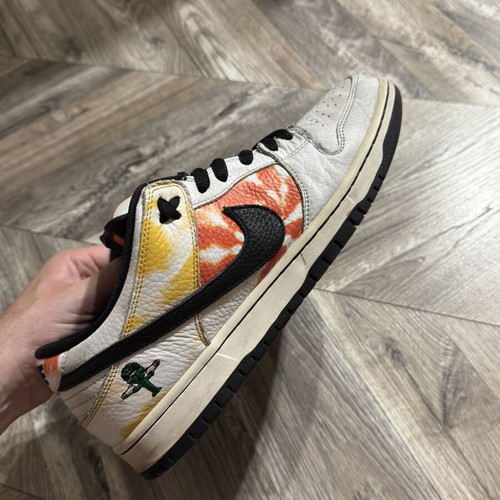 Nike SB Dunk Low Raygun sneakers used, size 45.5