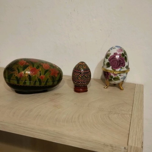 Egg box set like new, 1 wooden and 1 porcelain
