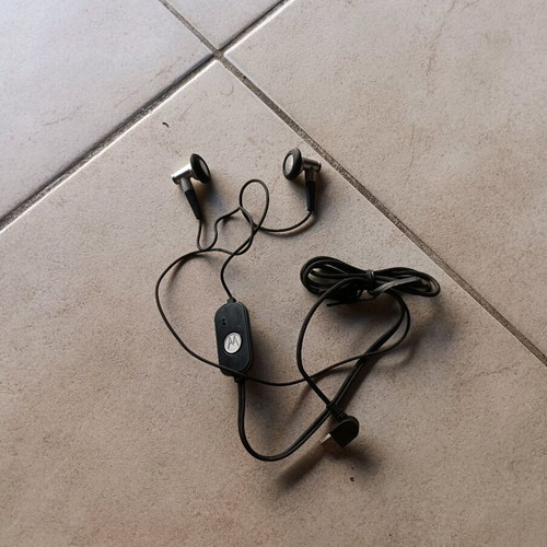 Earbuds genuine used