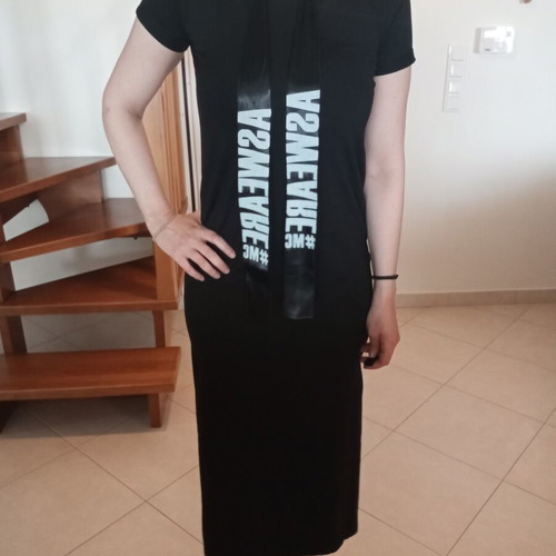 Hoodie dress black modern with side split like new