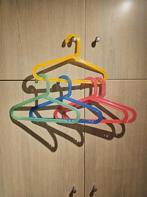 Ikea children's hangers set of 5 used