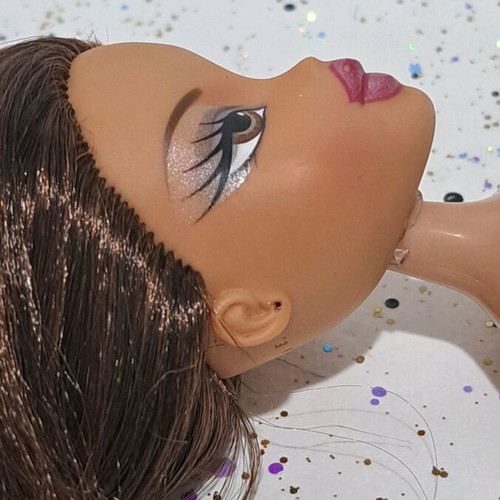 Bratz Twiinz Nona or Tess doll used, nude with flaws