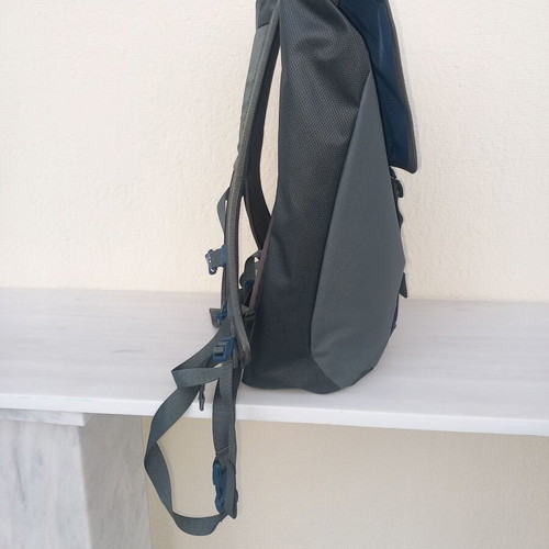 Osprey Transporter Flap 20L backpack like new, gray and blue