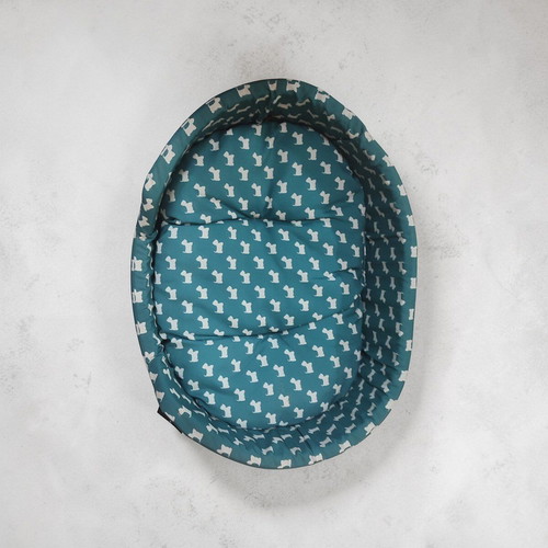 Dog and cat bed new with double-sided cushion