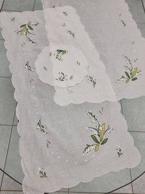 Table linen set of 4 pieces new