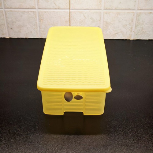 Tupperware storage container 2lt like new with ventilation system