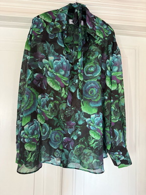 Vassia Kostara shirt like new, one size, green and purple