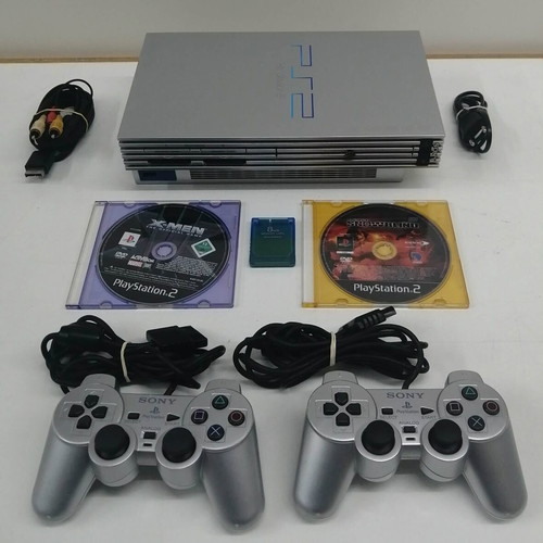 Playstation 2 Fat Silver SCPH-50004 σαν καινούργιο με 2 χειριστήρια και 2 παιχνίδια