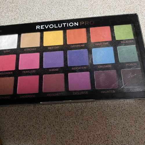Revolution eyeshadow palette new, unused
