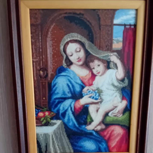 Tapestry Madonna with grapes like new with wooden frame and DMC threads