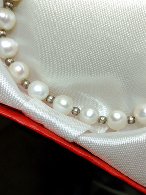 Handmade bracelet with pearls and 925 silver like new