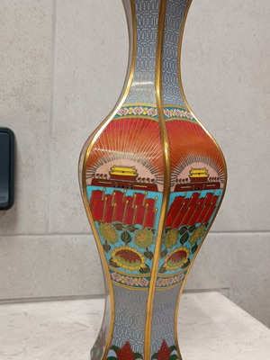 Collectible Chinese Cloisonné Vase new, Cultural Revolution period