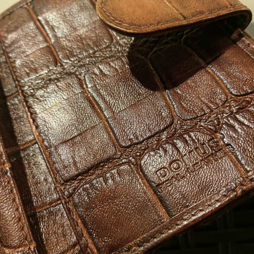 Leather wallet used in excellent condition