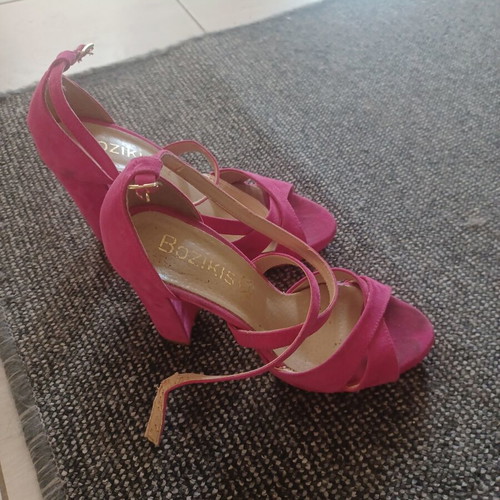 Bozikis fuchsia sandals used, size 37