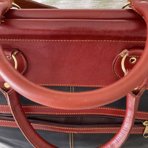 Travel bag 55 40 20 new, leather black and red