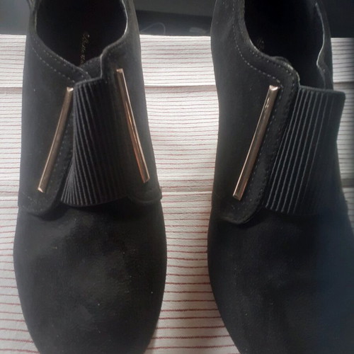 Suede pumps size 40 black eight-centimeter heel like new