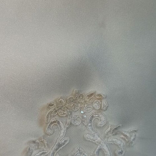 Flower girl dress used with embroidery and tulle