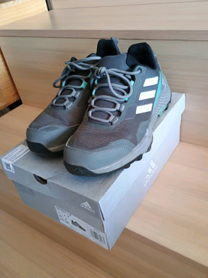 Adidas Eastrail 2 W спортни обувки като нови, номер 39 1/3, сиви