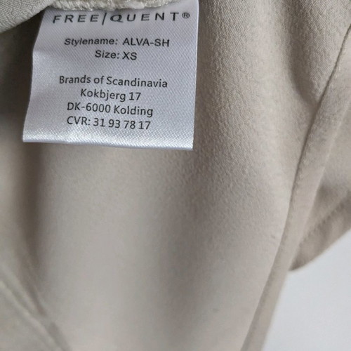 Free Quent shirt used XS