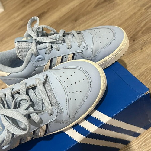 Adidas athletic shoes like new, blue, size 38 2/3