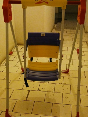 Children's swing like new for indoor and outdoor use