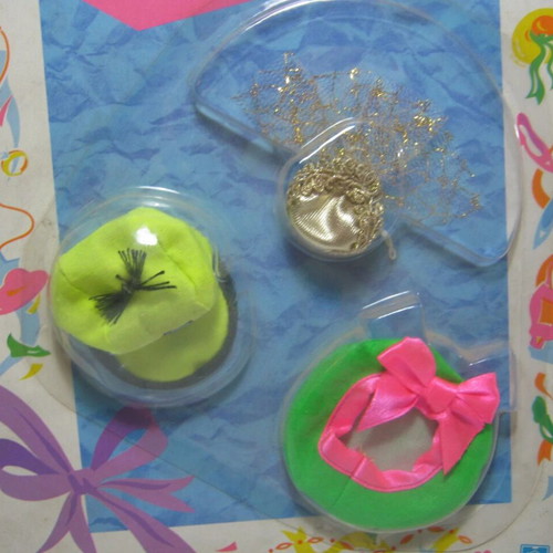 Hasbro Sindy Finishing Touches Accessories 1989 brand new