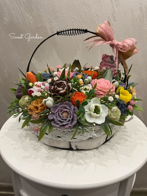 Basket with aromatic soap flowers new