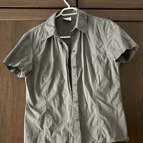 Khaki shirt like new, slim fit, size L