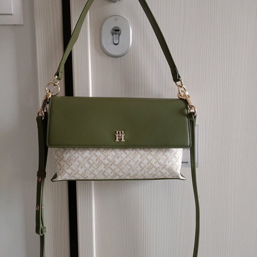 Tommy Hilfiger bag new, authentic