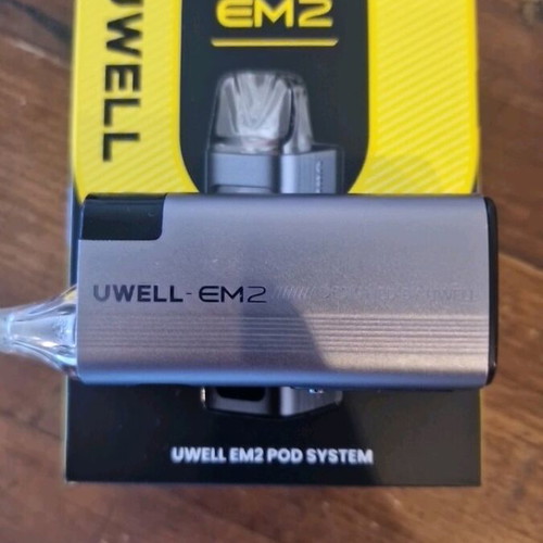 Uwell EM2 pod system like new with box and USB cable