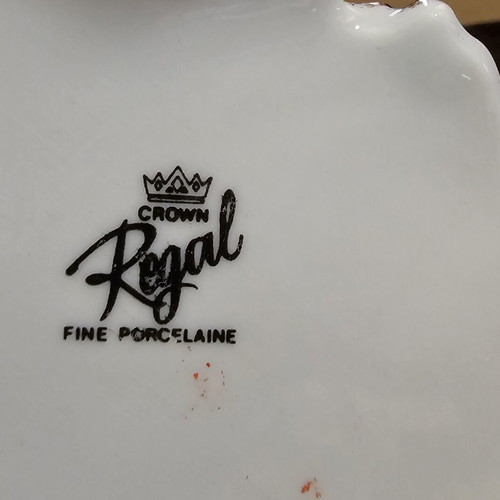 Regal Crown porcelain triple candle holder statue like new vintage