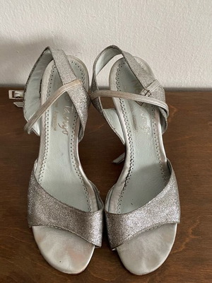 Dance shoes used size 39, leather silver