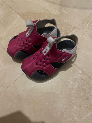 Baby shoes like new
