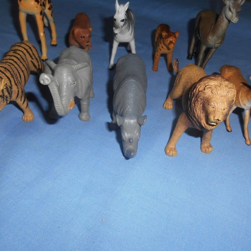 Jungle animals used, pack of 10, 12 cm length