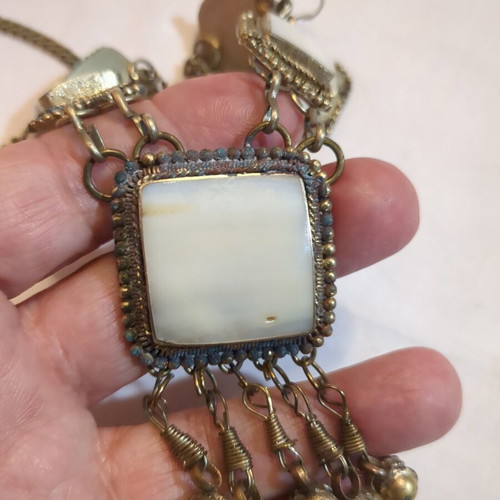 Vintage jewelry set from Sofia with white and gold tones, like new