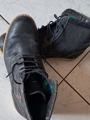 Men's ankle boots size 44 like new, black and grey with plaid lining