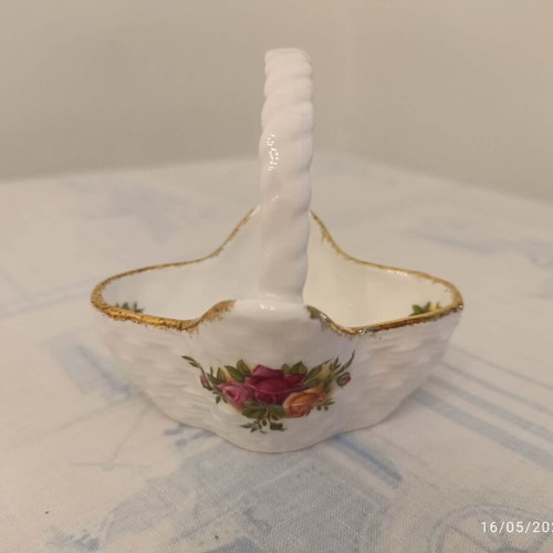 Royal Albert decorative item like new
