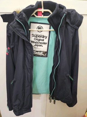 Αντιανεμικό μπουφάν Superdry