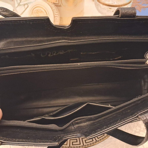 Large black leather shoulder bag like new