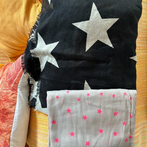 Scarves and pareos like new from various brands including H&M and Accessorize