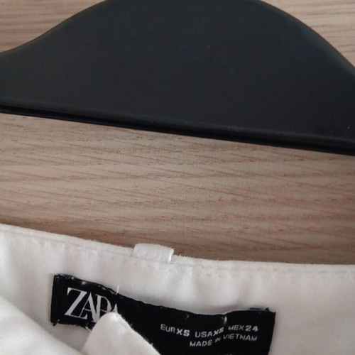 Zara women's shorts used, white, size XS
