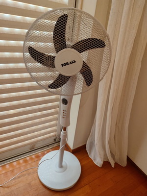 Primo For All Fan like new with remote control and 3 speeds