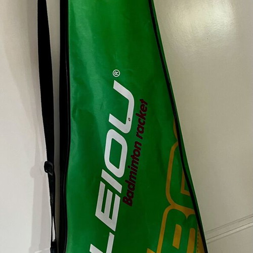 Little Fish 7 badminton racket with LEIOU carrying case
