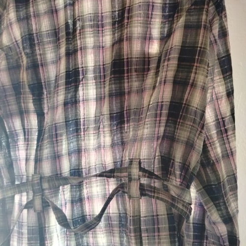Women's summer shirt like new, multicolor with pockets and belt