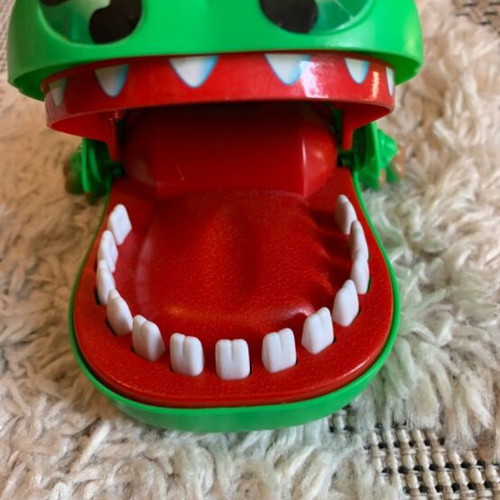 Crocodile Dentist kids game