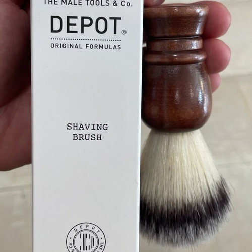 Depot Shaving Brush Brown Wooden Handle new